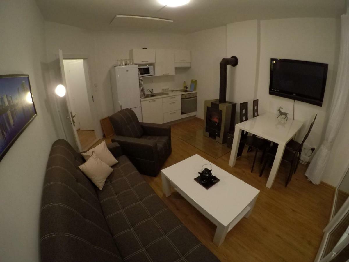 Apartman Reggie - เปตส์ปอตสเนซโค ภายนอก รูปภาพ