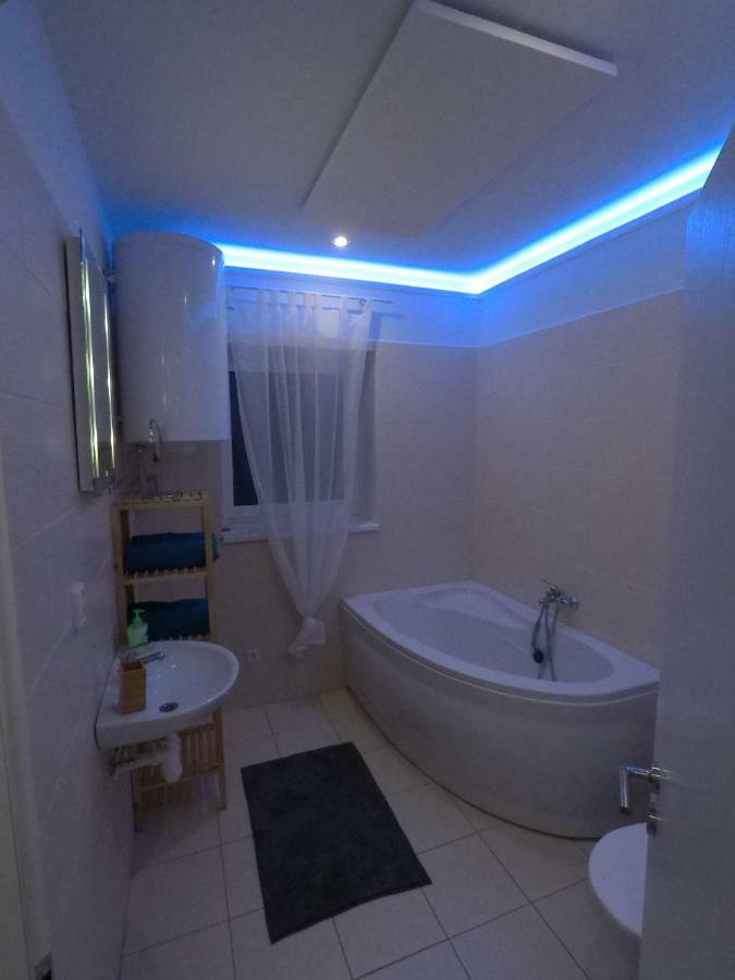 Apartman Reggie - เปตส์ปอตสเนซโค ภายนอก รูปภาพ
